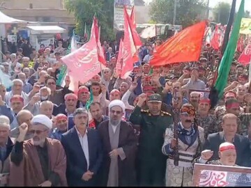 حضور دشمن شکن مردم جان فدا مایه استیصال دشمنان است