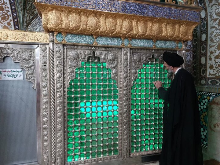 تصاویر/تجدید میثاق نماینده ولی فقیه درکاشان با شهداء و جمعی از علماء اصفهان