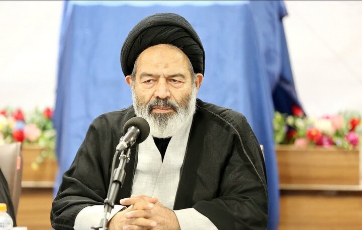 دیدگاه‌های امام راحل و قائد شهید قطب نمای پژوهش‌های حج است / لزوم تبیین ابعاد تمدنی حج در پژوهش‌های علمی