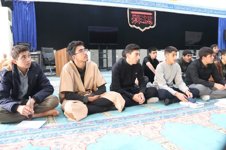 تصاویر/  سلسله جلسات مشاوره برای طلاب مدرسه علمیه امام خامنه ای ارومیه