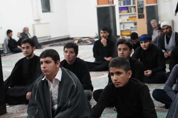 تصاویر/ مراسم عزاداری ایام فاطمیه در مدرسه علمیه نقده