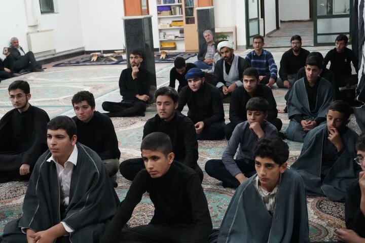 تصاویر/ مراسم عزاداری ایام فاطمیه در مدرسه علمیه نقده