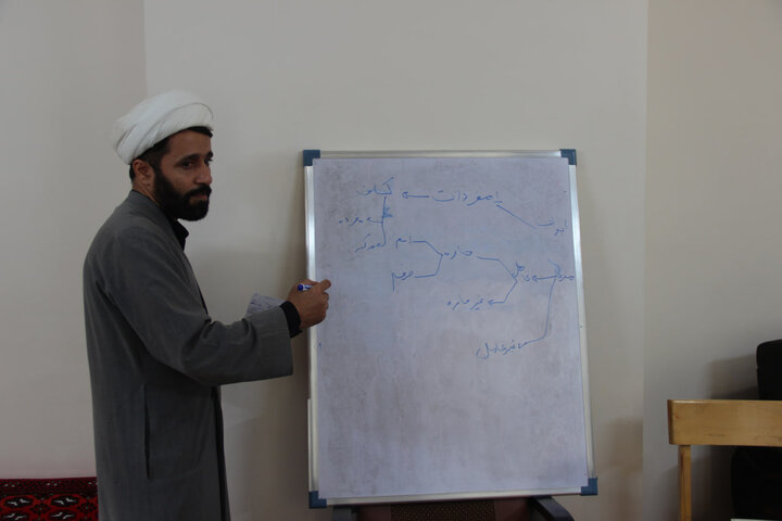 تصاویر / برگزاری آزمون شفاهی  از داوطلبان تدریس حوزه علمیه استان قزوین