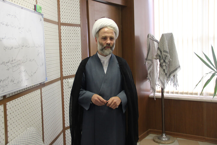 تصاویر / برگزاری آزمون شفاهی  از داوطلبان تدریس حوزه علمیه استان قزوین