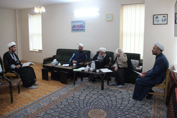 تصاویر / برگزاری آزمون شفاهی  از داوطلبان تدریس حوزه علمیه استان قزوین