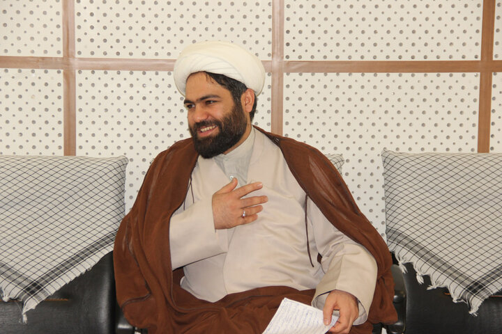 تصاویر / برگزاری آزمون شفاهی  از داوطلبان تدریس حوزه علمیه استان قزوین