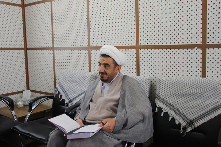 تصاویر / برگزاری آزمون شفاهی  از داوطلبان تدریس حوزه علمیه استان قزوین