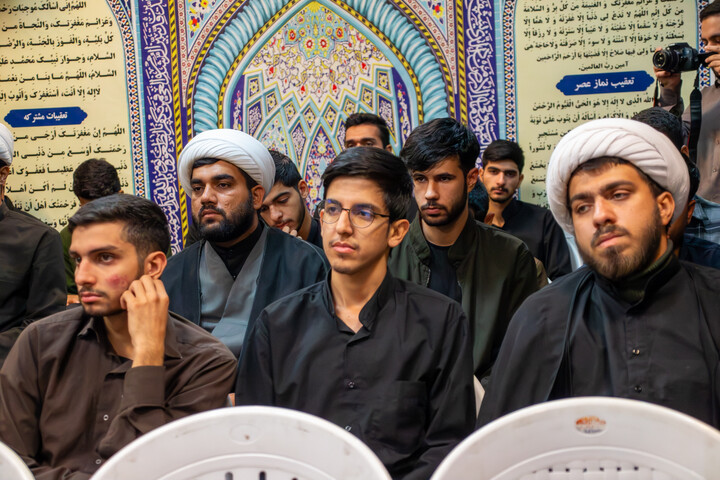 تصاویر/ برگزاری نشست‌ بصیرتی مسئول دفتر اجتماعی سیاسی حوزه‌ های علمیه در مدرسه علمیه امام مهدی(عج) کرمان