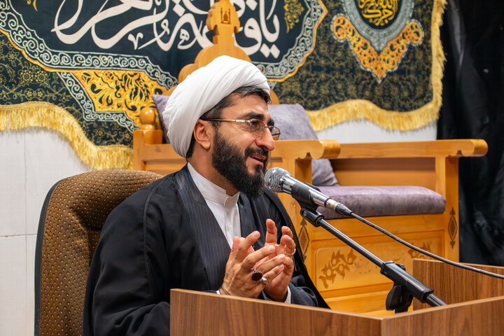 تصاویر/ برگزاری نشست‌ بصیرتی مسئول دفتر اجتماعی سیاسی حوزه‌ های علمیه در مدرسه علمیه امام مهدی(عج) کرمان