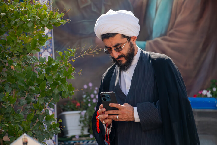 تصاویر حضور مسئول دفتر اجتماعی سیاسی حوزه‌ های علمیه در گلزار شهدای کرمان