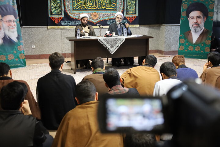 دیدار معاون آموزش با طلاب شهرستان ساری