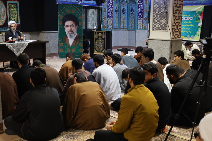 دیدار معاون آموزش با طلاب شهرستان ساری