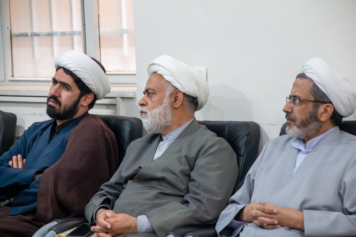 تصاویر/ دیدار مسئول دفتر اجتماعی سیاسی حوزه‌ های علمیه با کادر مرکز مدیریت استان کرمان