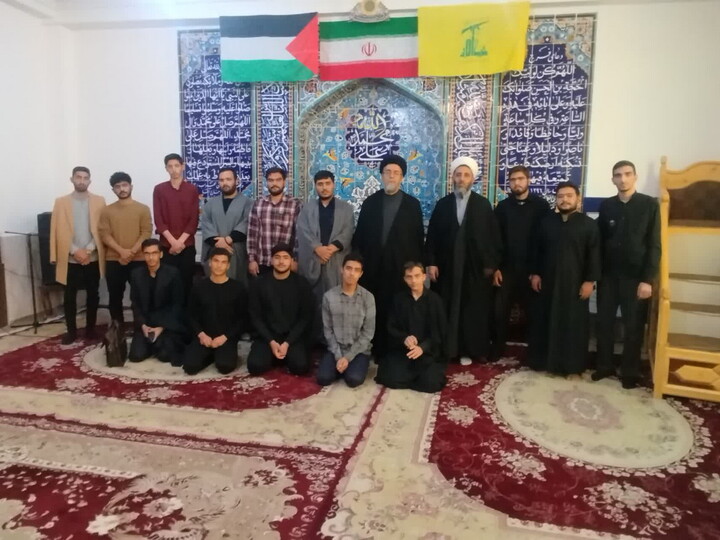 تصاویر / جلسه اخلاق امام جمعه میانه با طلاب این شهرستان