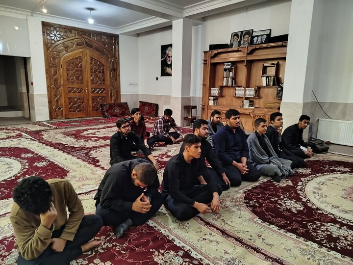 تصاویر / جلسه اخلاق امام جمعه میانه با طلاب این شهرستان