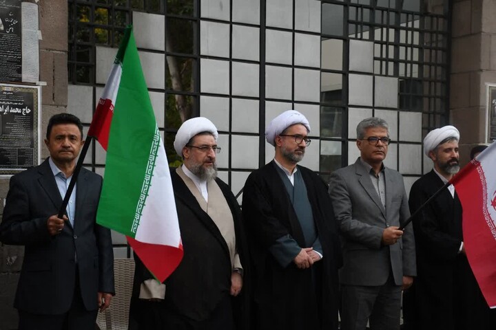 تصاویر / خروش دانشگاهیان دانشگاه های تبریز در لبیک به پیام رهبر معظم انقلاب خطاب به جوانان