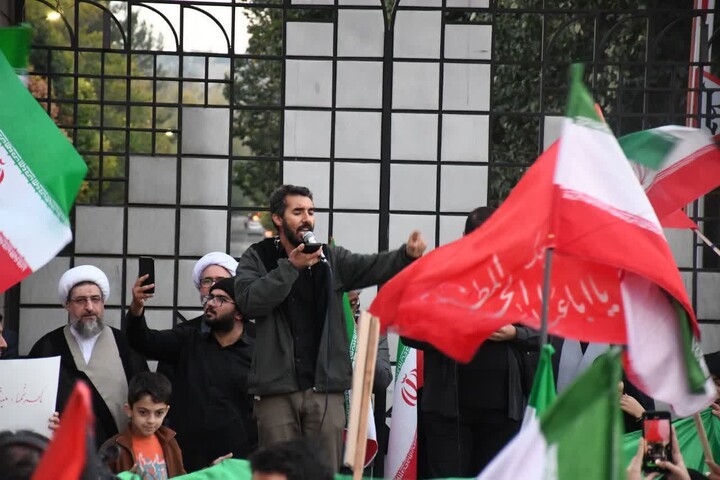 تصاویر / خروش دانشگاهیان دانشگاه های تبریز در لبیک به پیام رهبر معظم انقلاب خطاب به جوانان