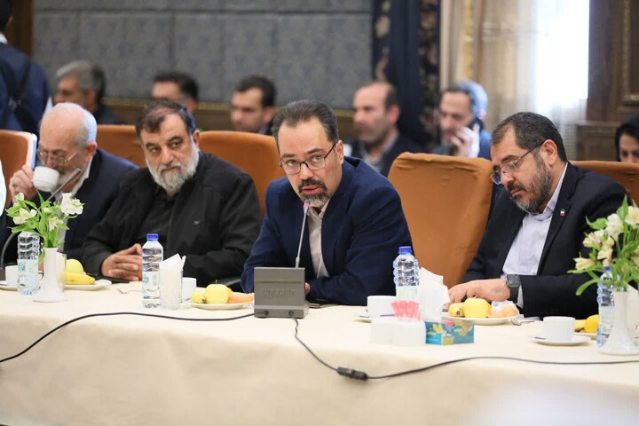 تصاویر / نشست اعضا کمیسیون فرهنگی مجلس شورای اسلامی با نخبگان و فعالان فرهنگی و اجتماعی همدان