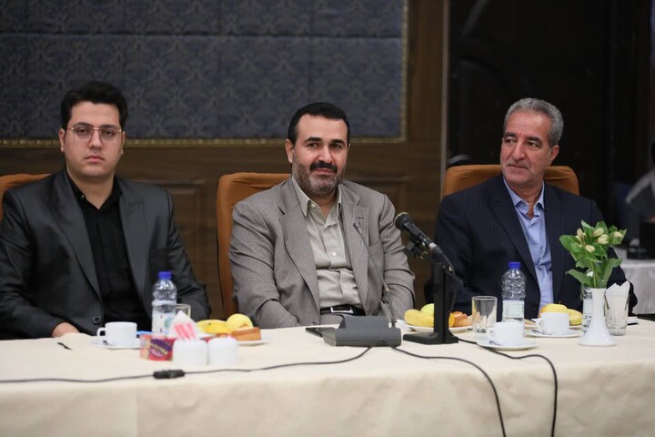 تصاویر / نشست اعضا کمیسیون فرهنگی مجلس شورای اسلامی با نخبگان و فعالان فرهنگی و اجتماعی همدان