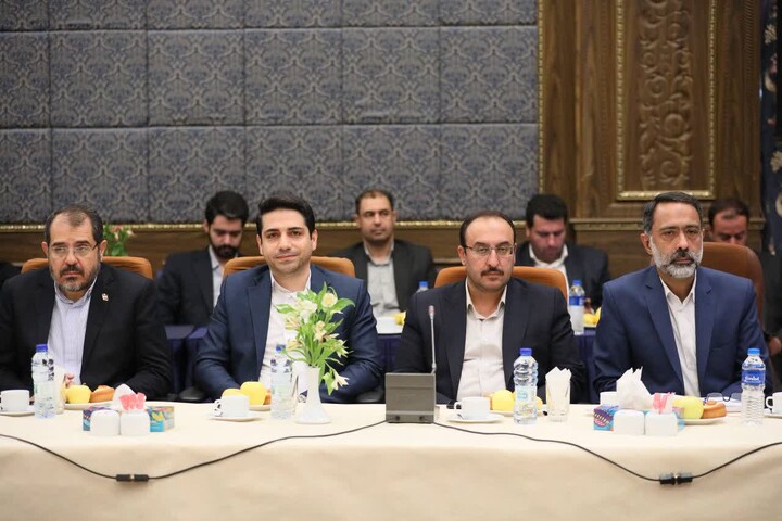 تصاویر / نشست اعضا کمیسیون فرهنگی مجلس شورای اسلامی با نخبگان و فعالان فرهنگی و اجتماعی همدان