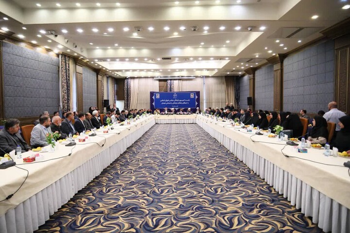 تصاویر / نشست اعضا کمیسیون فرهنگی مجلس شورای اسلامی با نخبگان و فعالان فرهنگی و اجتماعی همدان