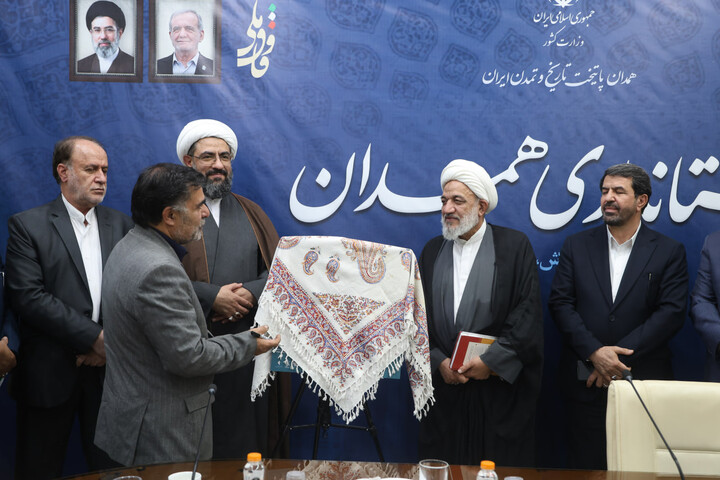 تصاویر / نشست شورای فرهنگ عمومی استان همدان