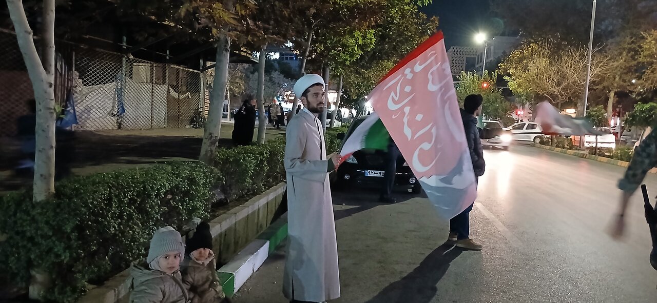 اجتماع زنجیره انسانی جان‌فدا  درمشهد مقدس ۶ آبان ماه