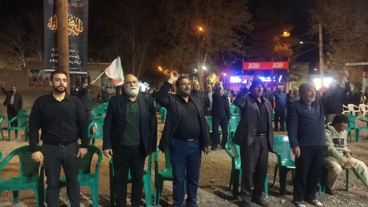 دویست و چهلو دومین شب تجمعات خودجوش مردمی در میدان ۱۷ شهریور نطنز برگزارشد+تصاویر