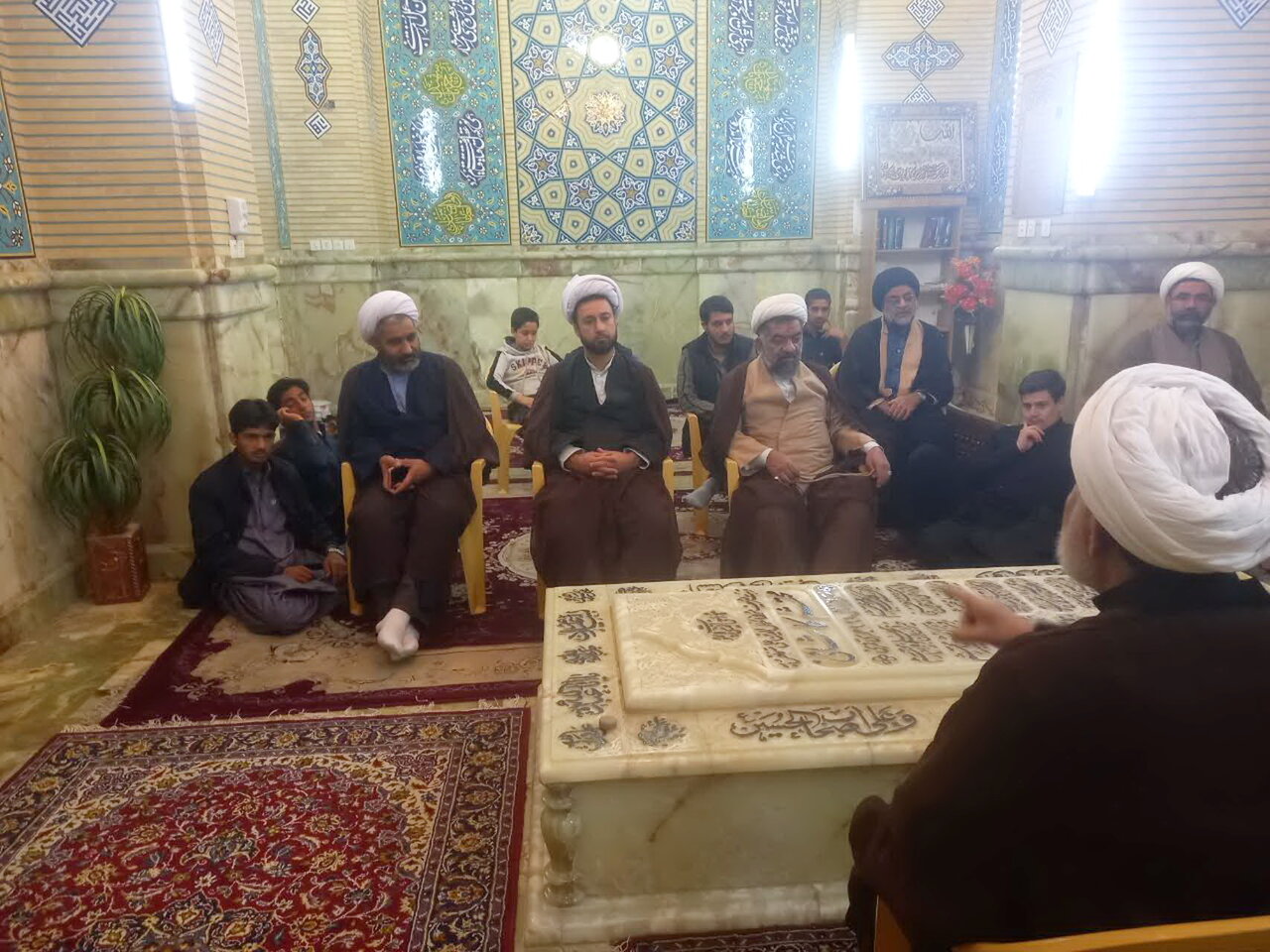 ادای احترام طلاب و اساتید مدرسه علمیه آیت‌الله مصطفوی به مقام محتشم کاشانی