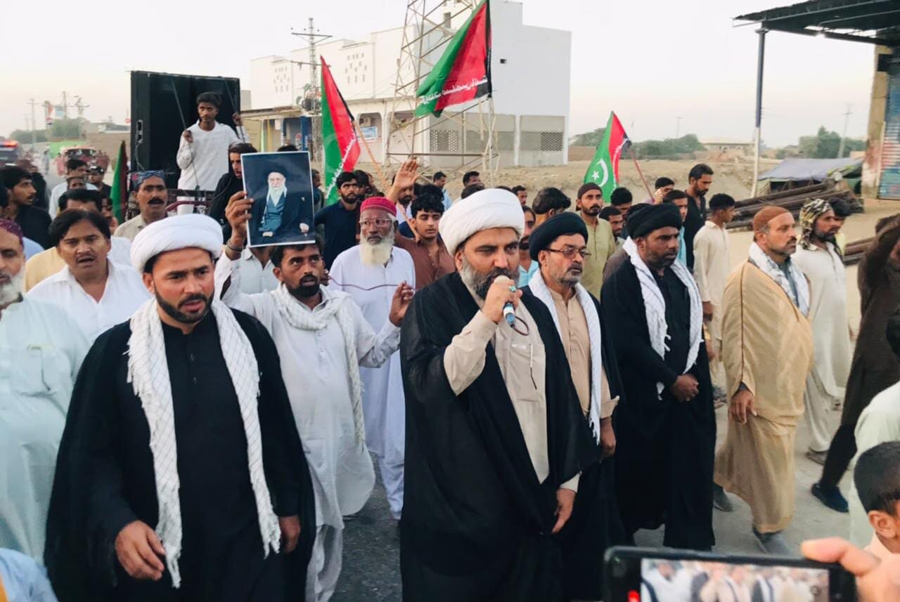 جیکب آباد لبیک یا رسول الله ریلی کا انعقاد؛ علماء و عوام کی بھرپور شرکت