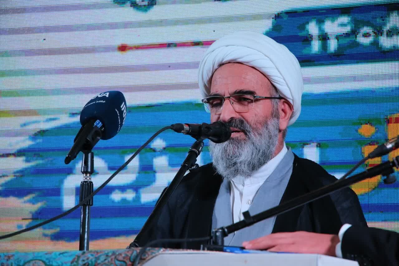 نماز، راهی برای پاکی انسان از تکبر و آراستگی به اخلاق الهی