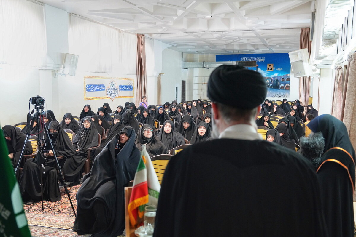 همایش «هم افق با ولی» در آستان مقدس حضرت معصومه(س) برگزار شد + تصاویر