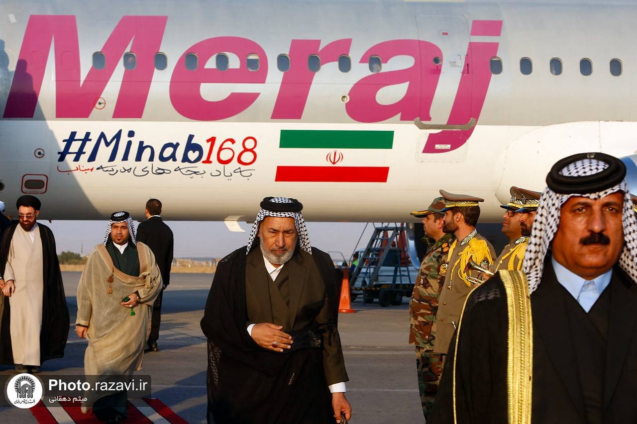 رؤساء عشائر العراق وشيوخها يؤدّون تحية إجلال وإكبار لروح الإمام الشهيد الخامنئي (رضوان الله عليه) (فيديو)