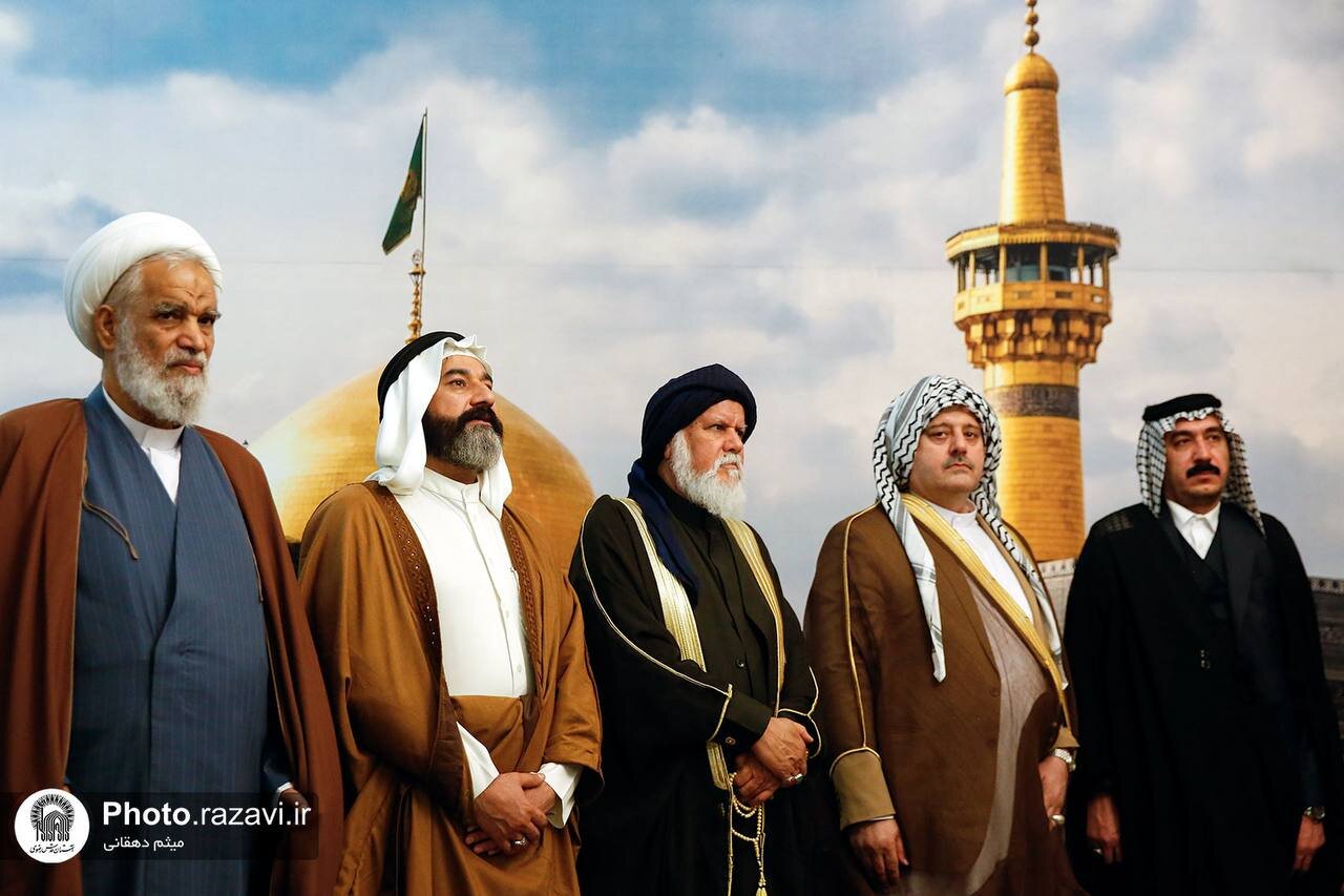 رؤساء عشائر العراق وشيوخها يؤدّون تحية إجلال وإكبار لروح الإمام الشهيد الخامنئي (رضوان الله عليه) (فيديو)