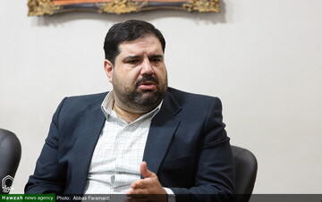 معیار نخبگی گره‌گشایی از مسائل جامعه به جای دوره‌های بی‌خروجی است