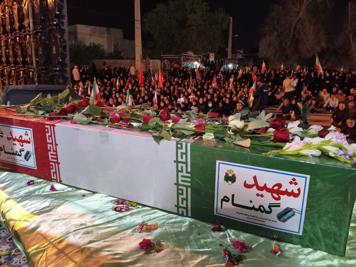 تصاویر/ استقبال از شهید گمنام در شهر بنک