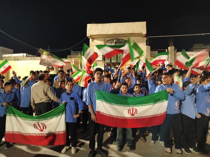 تصاویر/ استقبال از شهید گمنام در شهر بنک