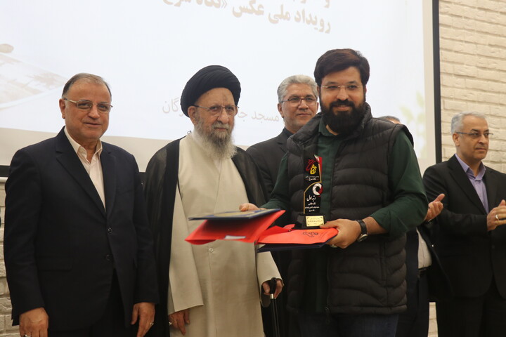 تصاویر / اختتامیه پنجمین رویداد ملی عکس «نگاه سرخ» در گرگان