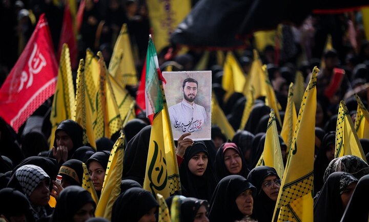 تصاویر/ اجتماع بزرگ نوجوانان آرمانی در میدان انقلاب