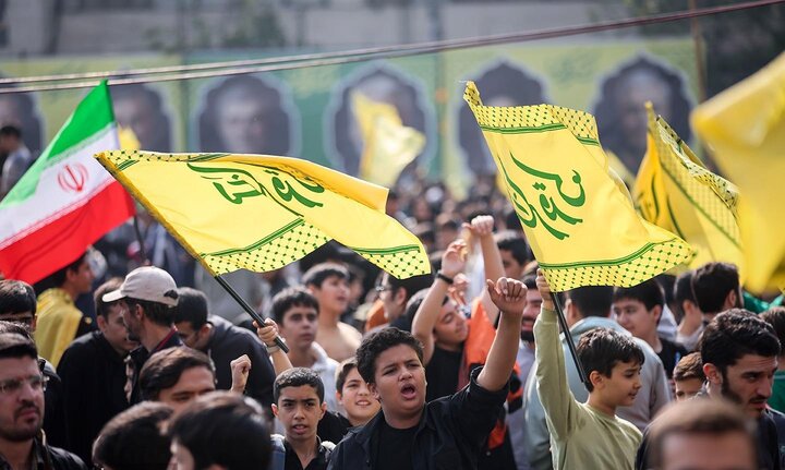 تصاویر/ اجتماع بزرگ نوجوانان آرمانی در میدان انقلاب