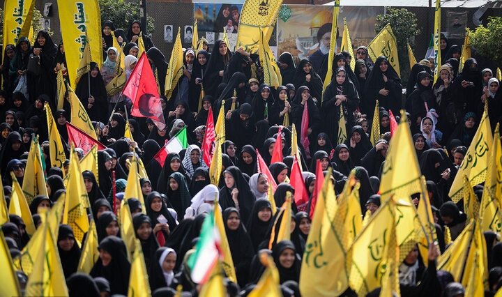 تصاویر/ اجتماع بزرگ نوجوانان آرمانی در میدان انقلاب