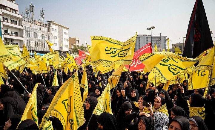 تصاویر/ اجتماع بزرگ نوجوانان آرمانی در میدان انقلاب