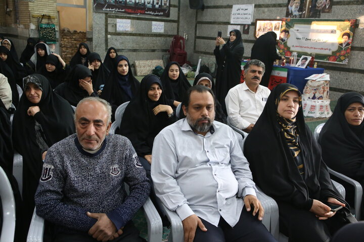 تصاویر/ آیین اعزام اولین گروه دانش‌آموز اصفهانی به مناطق عملیاتی دفاع مقدس