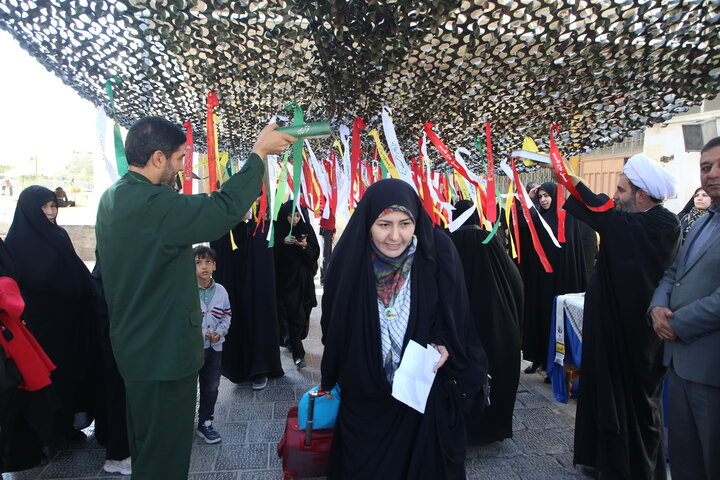 تصاویر/ آیین اعزام اولین گروه دانش‌آموز اصفهانی به مناطق عملیاتی دفاع مقدس