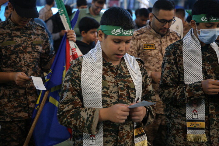 تصاویر/ اجتماع  دانش آموزان بسیجی در سالروز شهادت حسین فهمیده در اصفهان