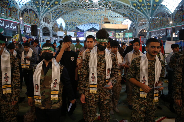 تصاویر/ اجتماع  دانش آموزان بسیجی در سالروز شهادت حسین فهمیده در اصفهان
