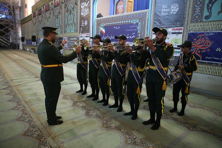 تصاویر/ اجتماع  دانش آموزان بسیجی در سالروز شهادت حسین فهمیده در اصفهان