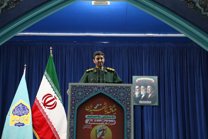 تصاویر/ اجتماع  دانش آموزان بسیجی در سالروز شهادت حسین فهمیده در اصفهان