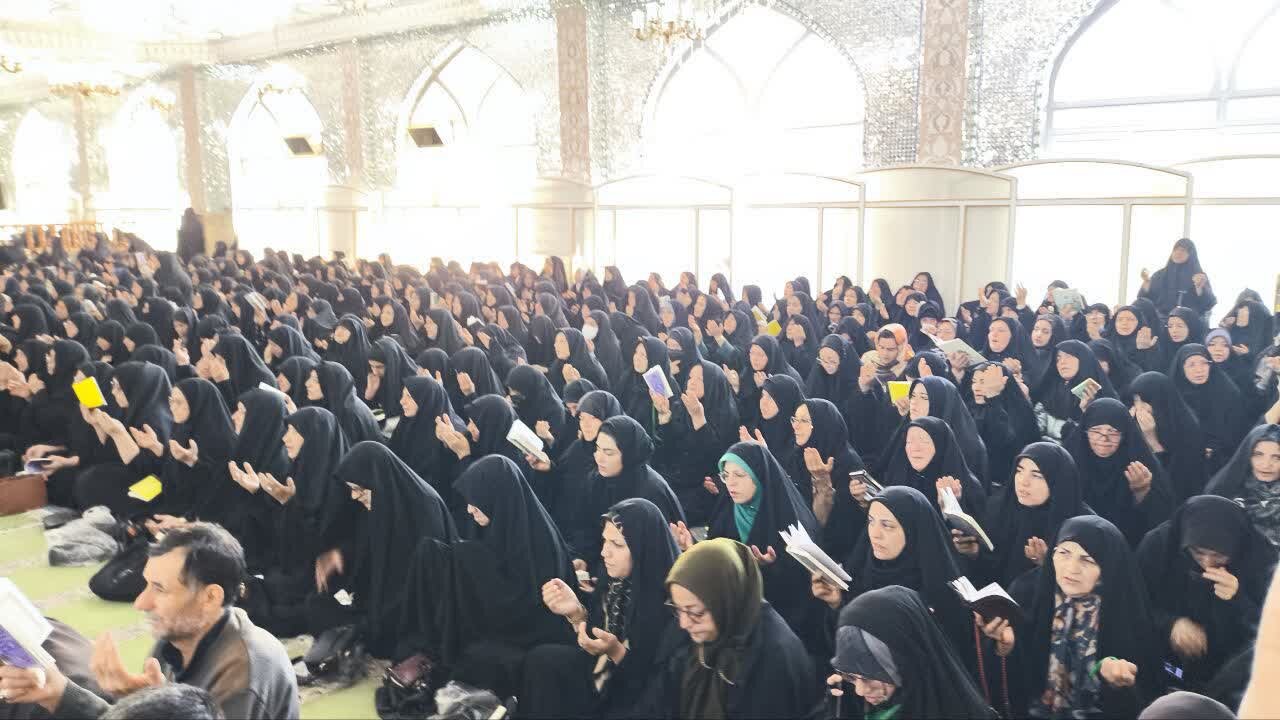 ملت ایران معجزه الهی در برابر قدرتهای استکباری است
