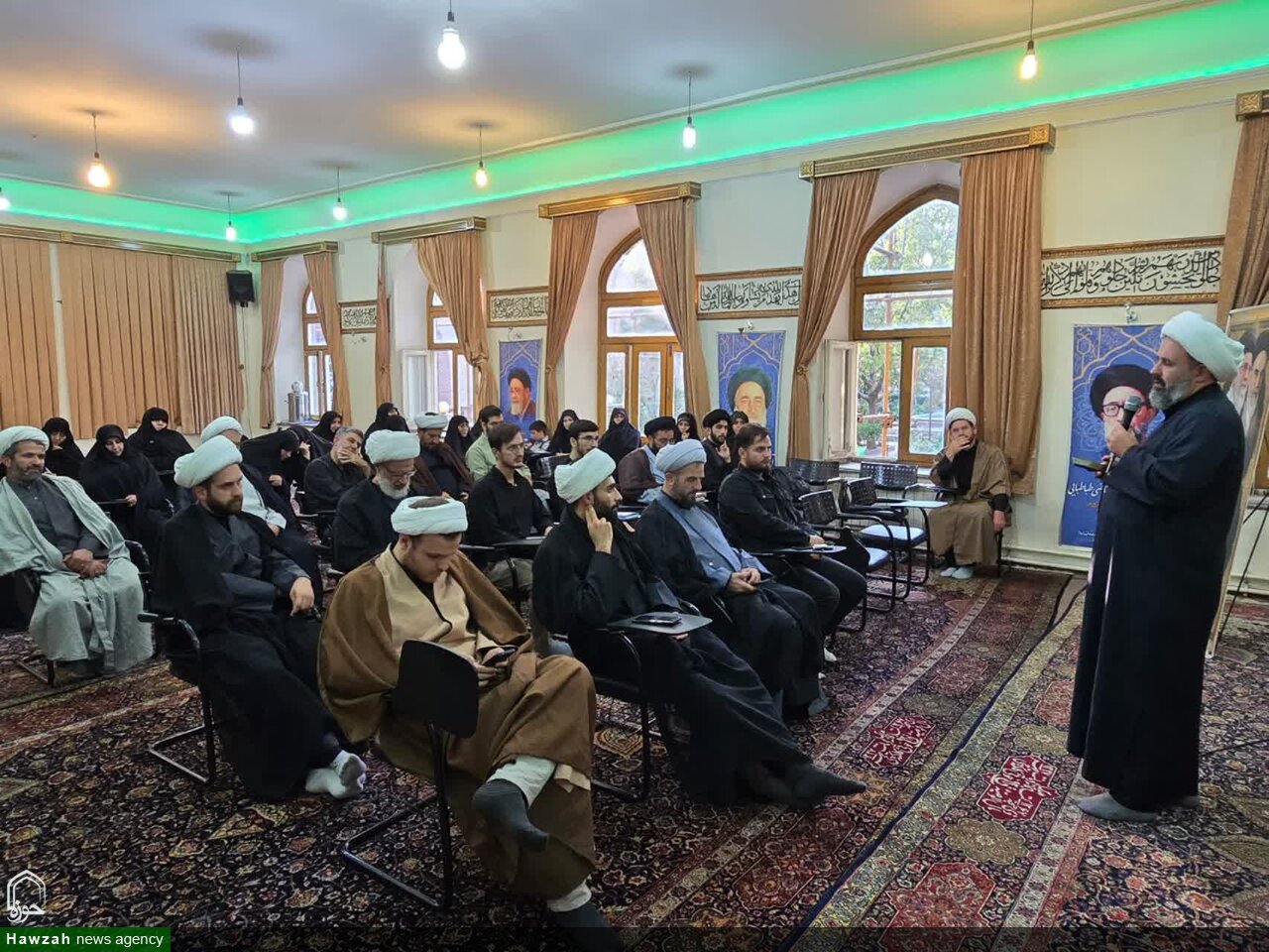 نشست روحانیون و طلاب جهادی قرارگاه پیامبر اعظم (ص) آذربایجان شرقی برگزار شد + عکس